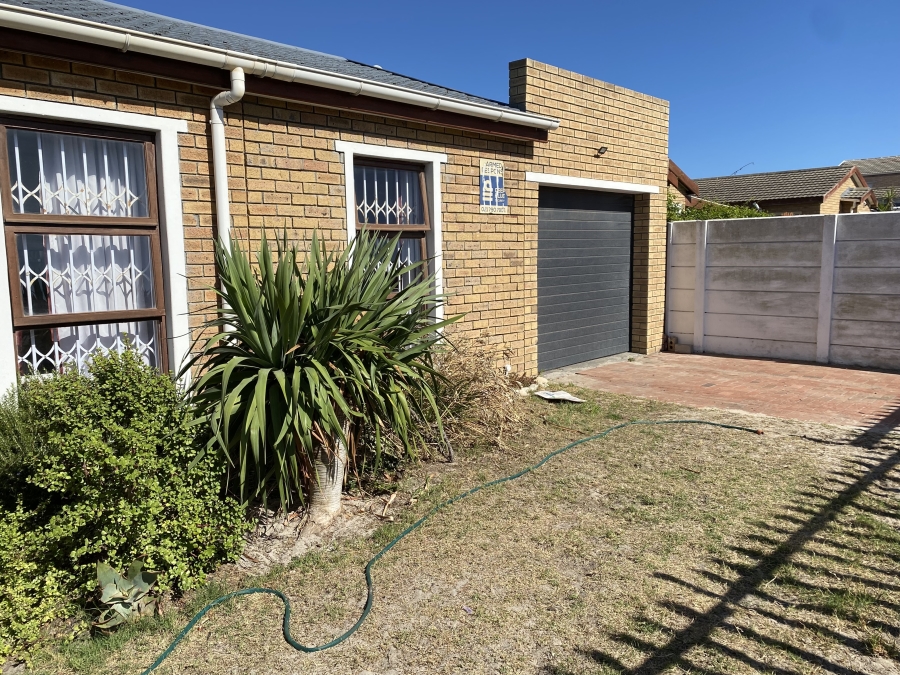 2 Bedroom Property for Sale in Muizenberg Western Cape